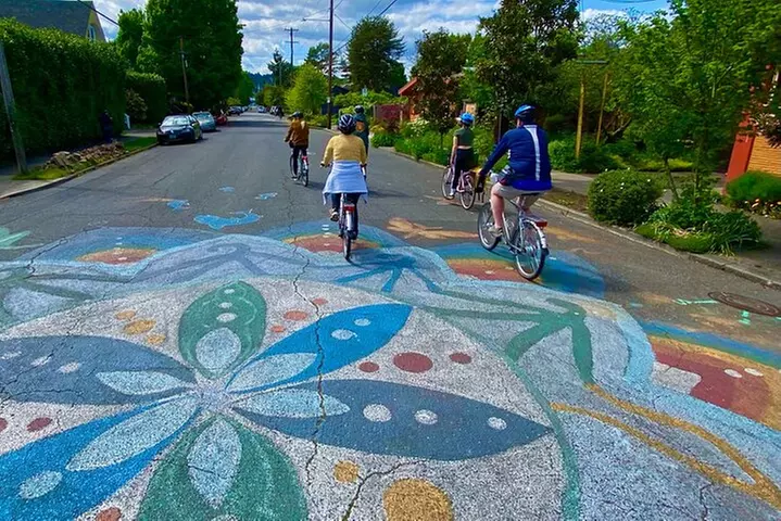 Bike Around Portland Oregon: Art, Culture, Bridges, Poetry