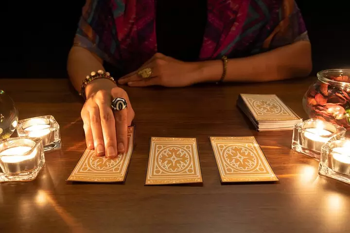 Readings at the Haunted Sanctuary: Tarot and Bone - Second Medium