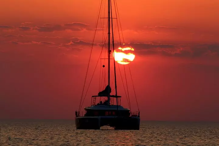 Key West: Sunset Sail Full Bar, Live Music & Dinner & Early Morning...