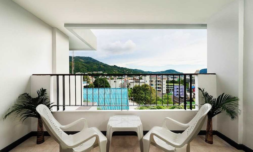 Image 185: ✈ POŁUDNIOWA TAJLANDIA | Phuket - Casa Del M 4* - Odkryty basen