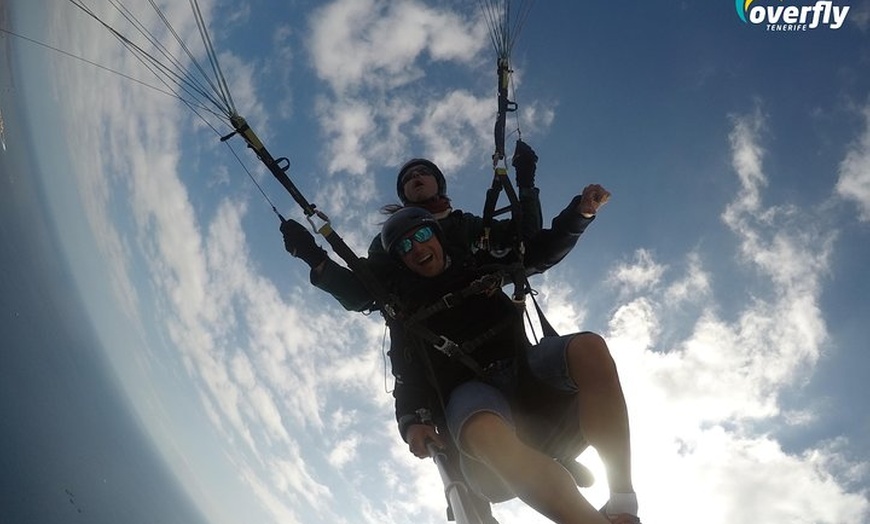 Image 25: Vuelo en tándem en parapente acrobático en la zona sur de Tenerife