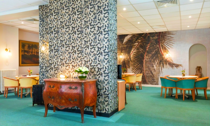 Image 2: ✈ CÔTE D'AZUR | Nice - Hotel Locarno 3* - Centre ville