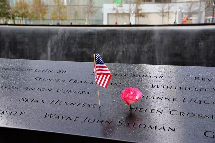 9/11 Memorial & Ground Zero Tour with Optional 9/11 Museum Ticket