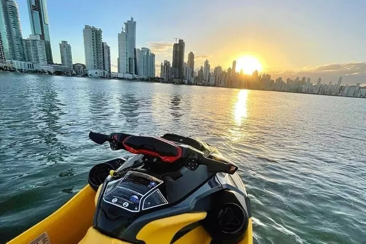 Jet Ski Miami : Experience the Ultimate Water Fun !