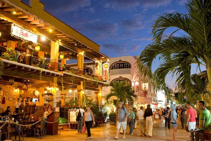 Combo Pyramids and Pirates (Tulum Tour & Pirate Party Dinner/show) ...