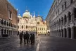 Venezia: Visita guidata a Palazzo Ducale e Giro in Gondola - Image 3