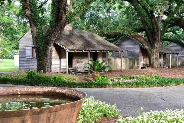 Oak Alley Plantation Half-Day Tour from New Orleans