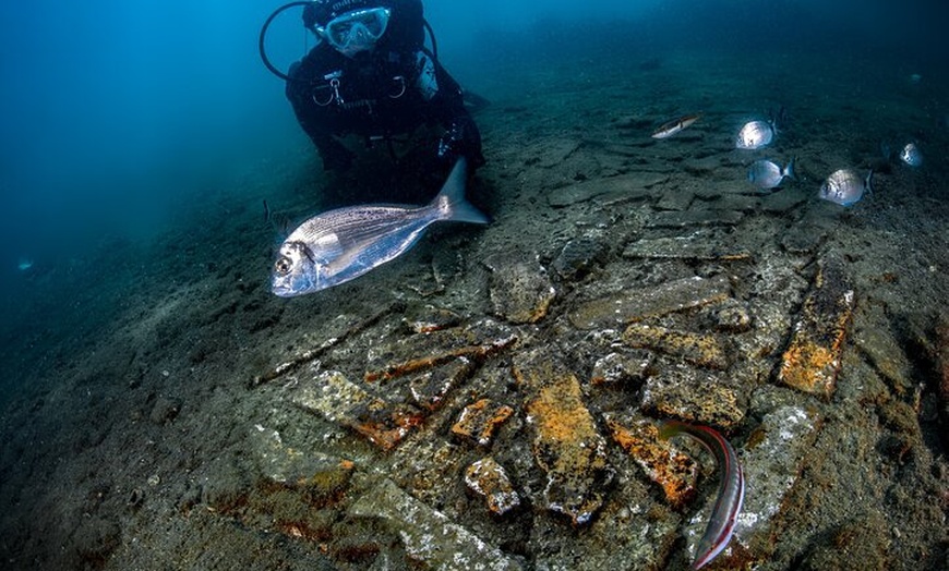 Image 11: Prova Scuba Dive sulle rovine romane sottomarine a Baia da Napoli