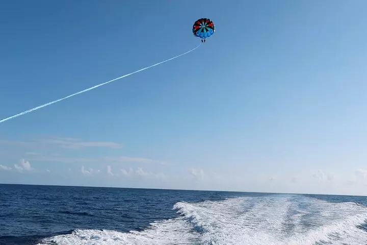 Parasailing in Waikiki from Oahu Hawaii
