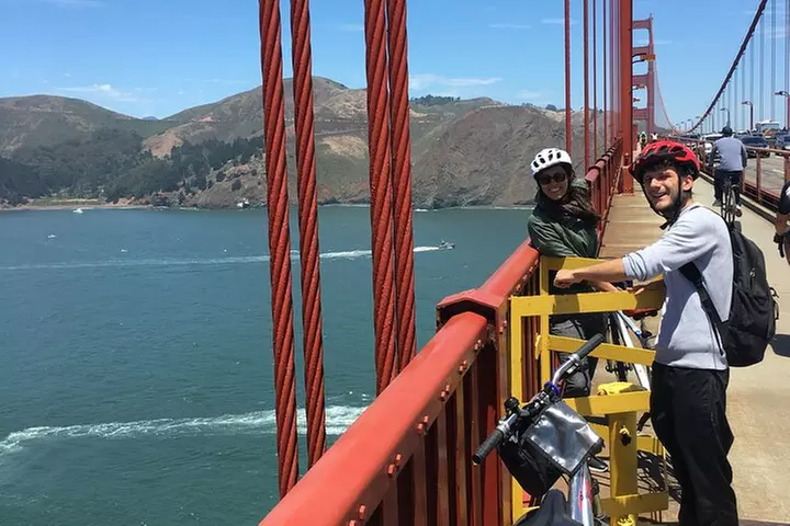 Guided E-Bike tour across SF to the Golden Gate Bridge and back