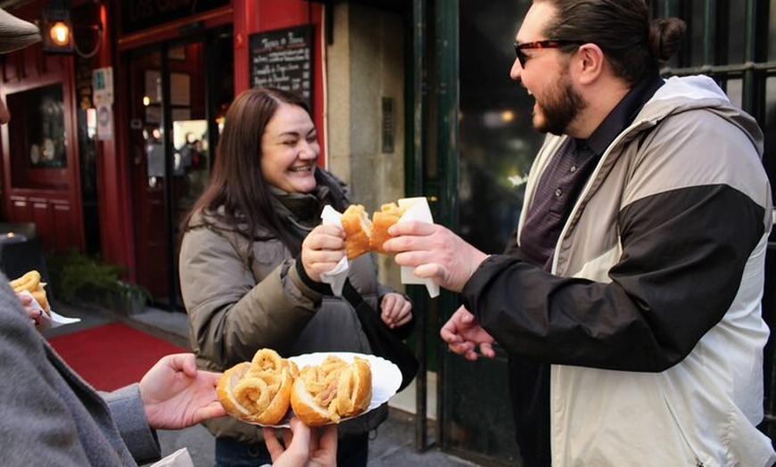 Image 2: Tour de tapas, vino e historia de Madrid