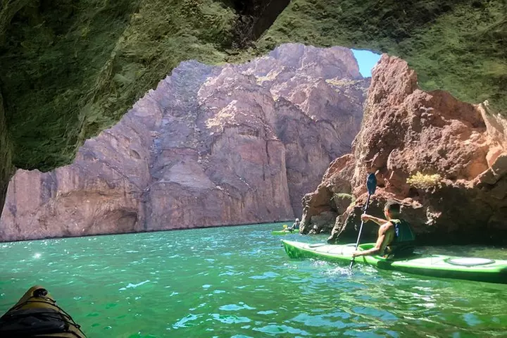 Self-Drive Emerald Cave Kayak Tour: Guided Willow Beach Paddle