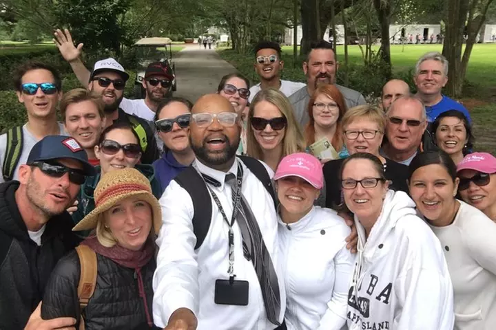 Oak Alley Plantation and Airboat Combo Tour by Bus