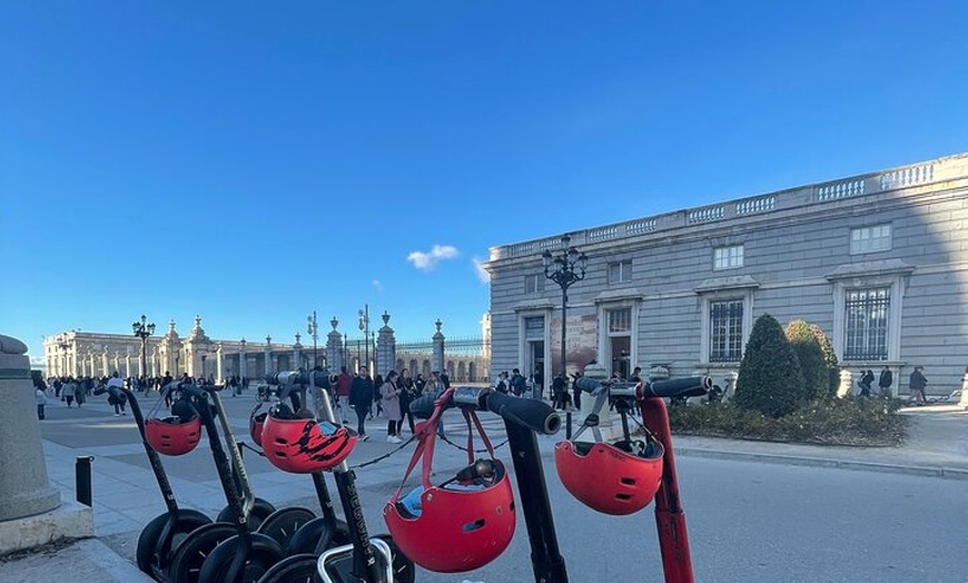 Image 6: Recorrido en Segway por el casco antiguo (Certificado de excelencia...