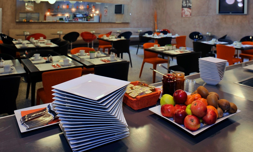 Image 8: ✈ REPUBBLICA CECA | Praga - Design Metropol Hotel 4* - City break