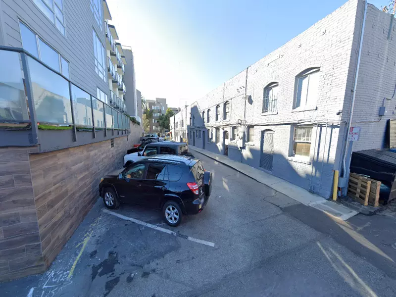 Parking at 700 Santa Monica Blvd. Lot