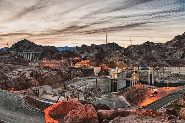 Private roundtrip from Las Vegas to Hoover Dam by SUV - 3.5 hrs