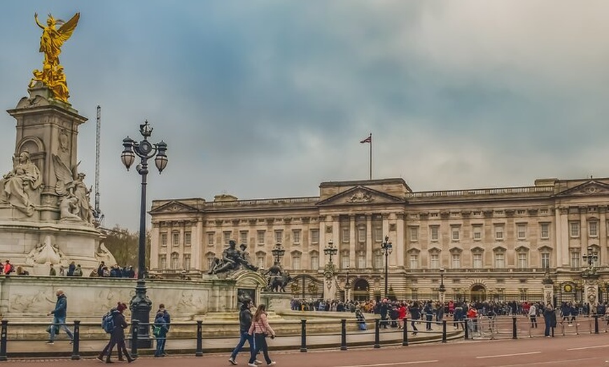 Image 3: Historic London: Tower and Tamesis