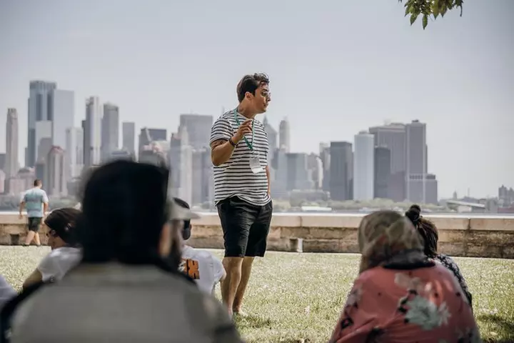 Statue of Liberty and Ellis Island Guided Tour with Ferry