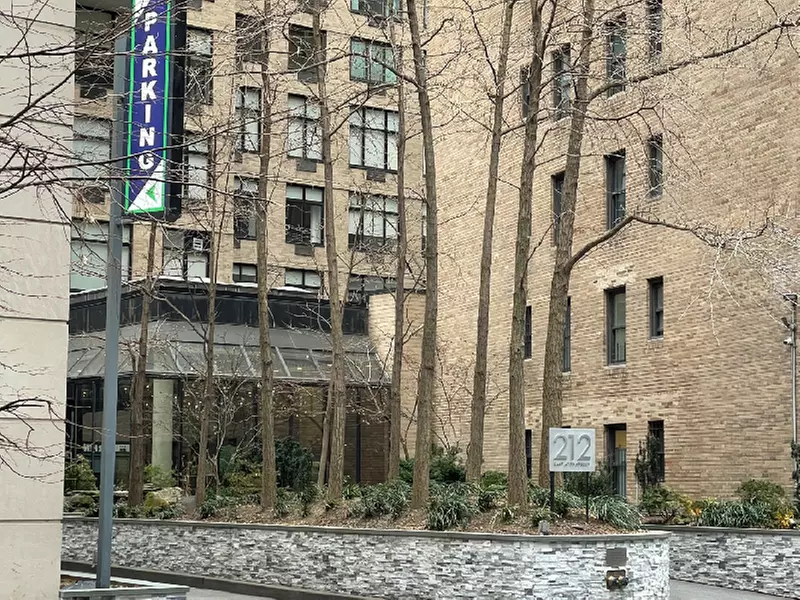Parking at Centerpark - East 47th Garage - Primary Image