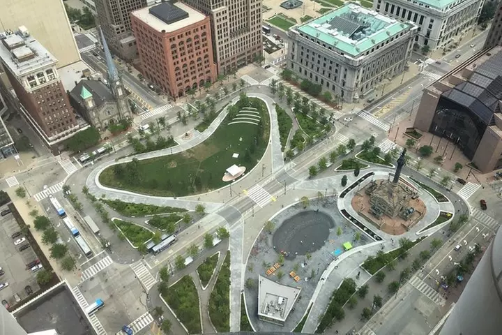 Self-Guided Scavenger Hunt: Cleveland A Ball Round The Mall