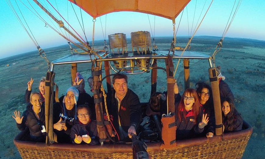 Image 7: Early Morning Ballooning in Alice Springs