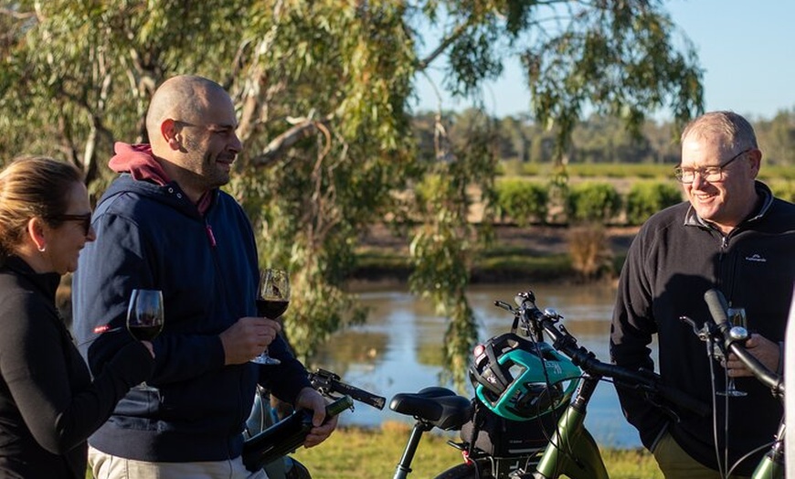 Image 7: Bike to Winery Tour