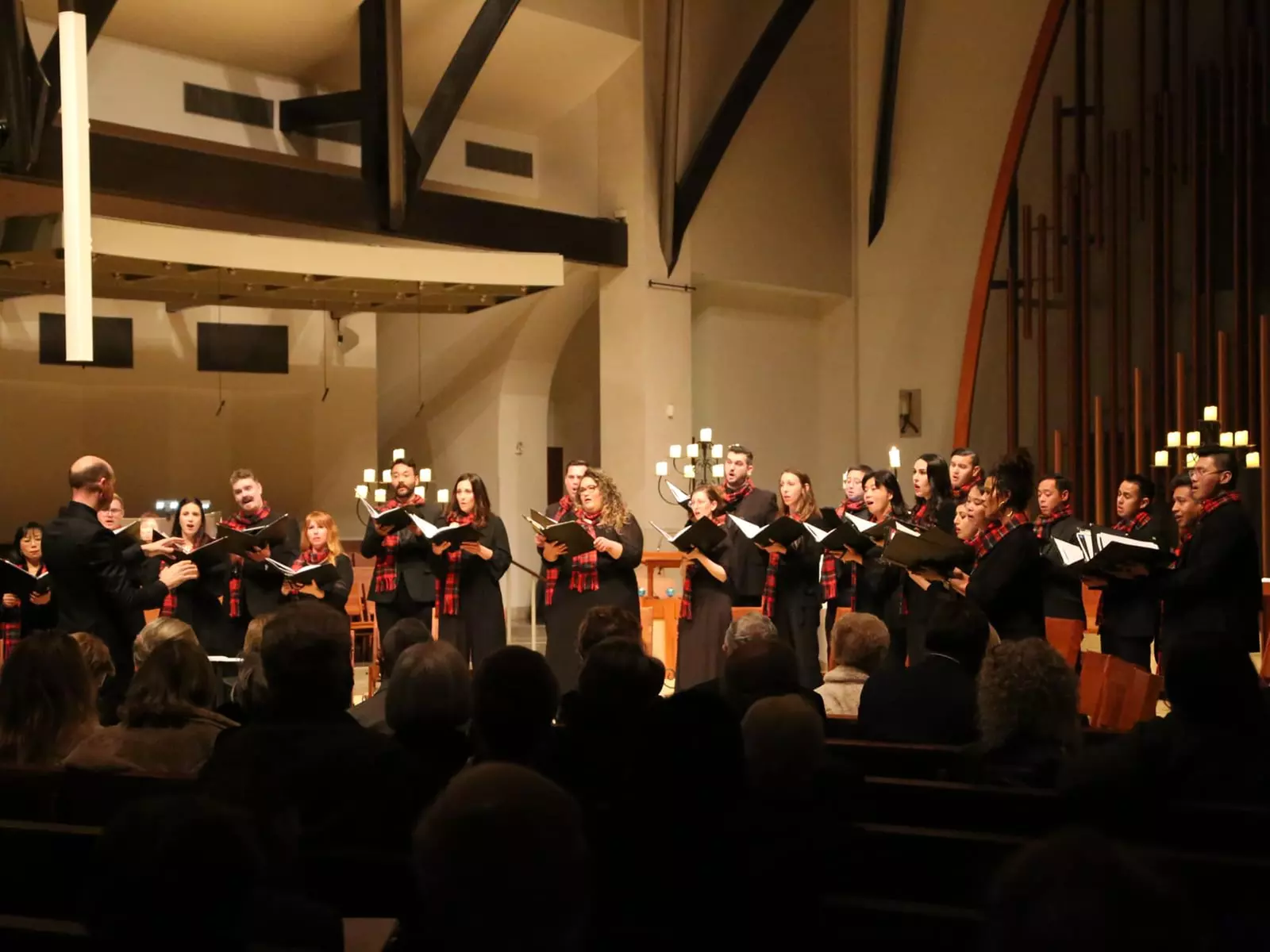 Pacific Chorale: Carols by Candlelight - Primary Image