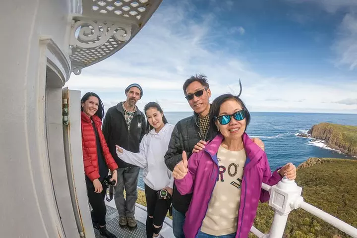 Bruny Island Food, Sightseeing, Guided Lighthouse Tour & Lunch