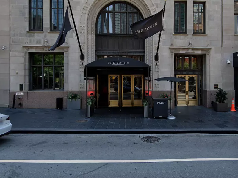 Parking at Joule Hotel - Valet Kiosk