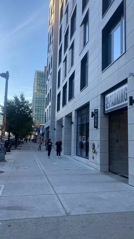 Parking at Bronx Park - 161 Bronx Parking LLC Garage