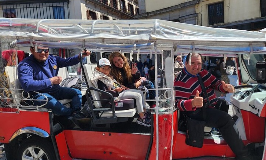 Image 2: Descubre Madrid en Tuk Tuk durante 1 hora y media