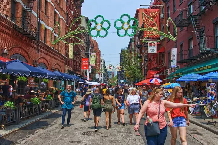 NYC: Chinatown & Little Italy Food Tour with 7 Flavorful Tastings