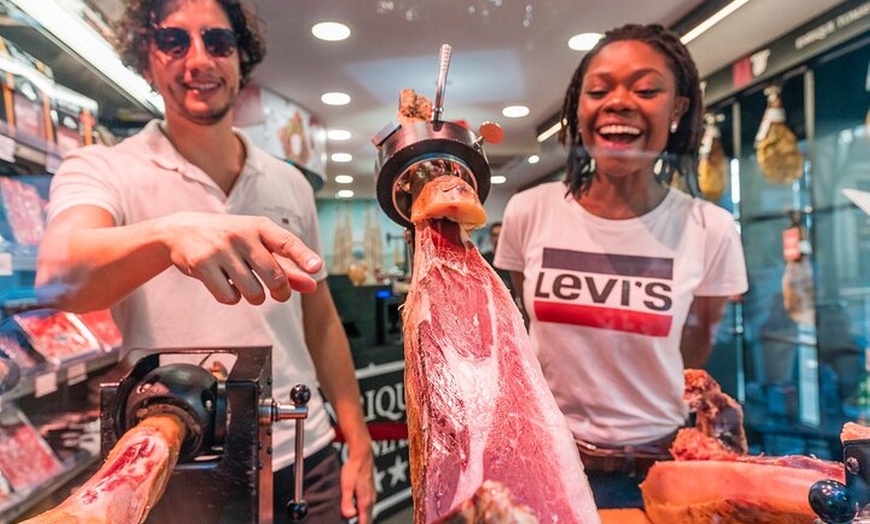 Image 1: Cata de Jamón Ibérico Sagrada Familia con Cava