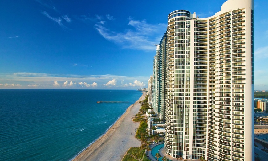 Image 14: ✈ UNITED STATES | Miami - Sole Miami, A Noble House Resort 4* - Out...