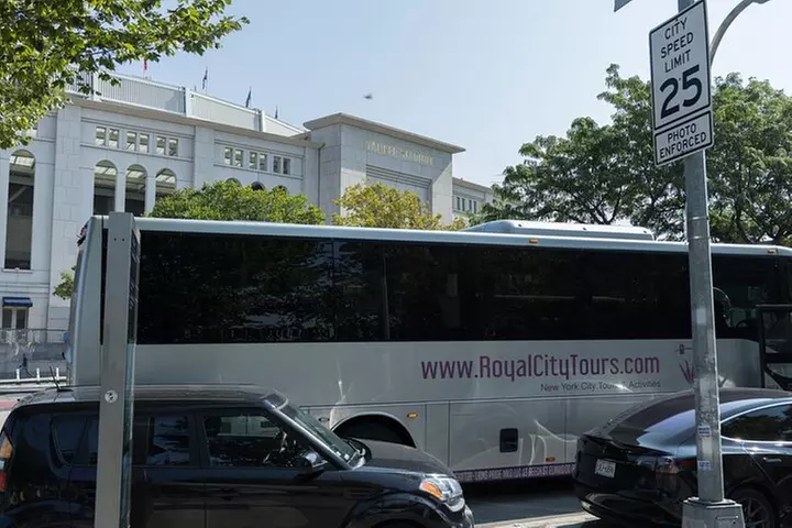 City of Contrasts Tour-Manhattan, Bronx, Queens and Brooklyn