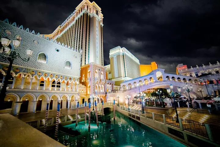 Kings of Vegas: Mobsters and Casinos Highroller Speakeasy Crawl