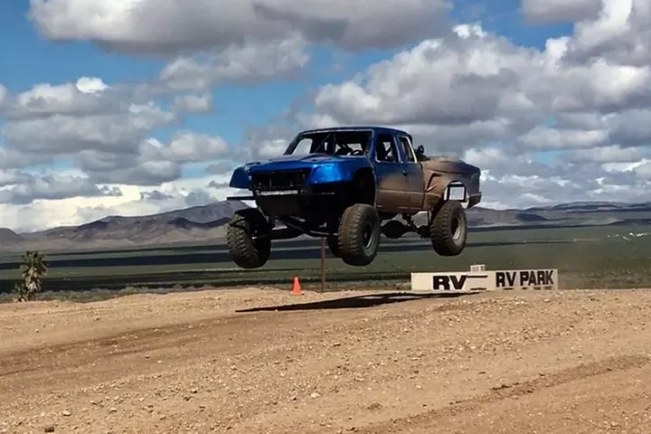Off Road Racing: 7 Laps