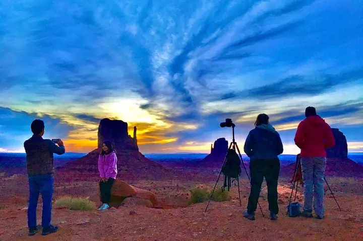 Sunrise Tour of Monument Valley