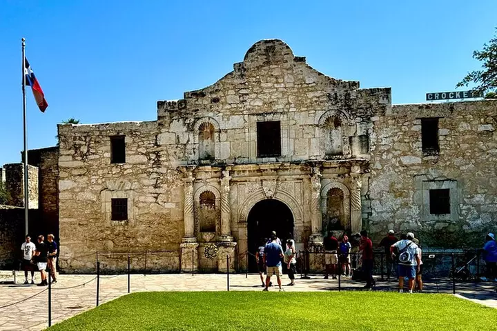 San Antonio Centre Food Tour of 6 Tastings with Tacos & Ice Cream