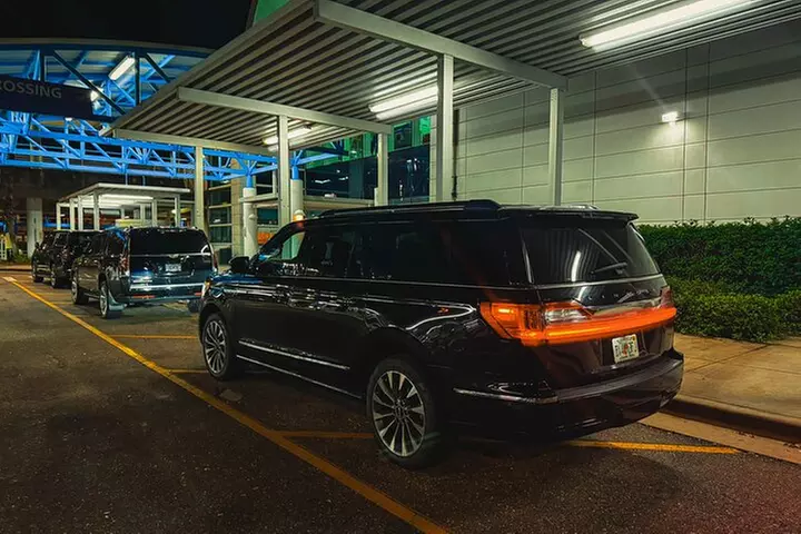 Luxury Car Transfer Jacksonville Airport to Daytona Beach Hotels - Second Medium