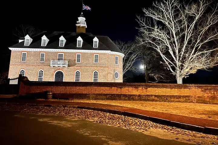 Williamsburg Ghosts, Witches and Pirates Tour