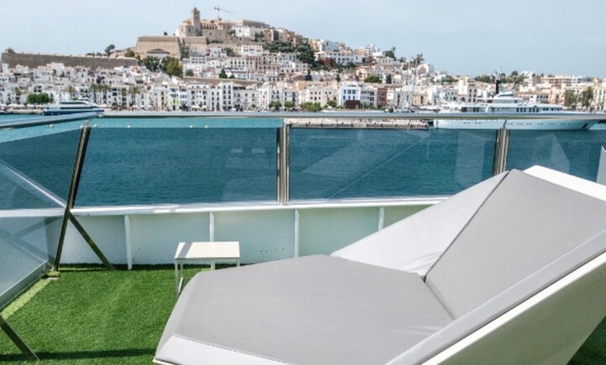 Image 4: Traslados en ferry eléctrico entre Ibiza y Formentera