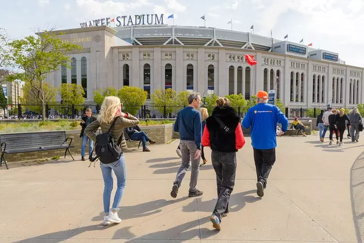 NYC Bus Tour of Brooklyn, Bronx, Queens: Art, Food & Sports