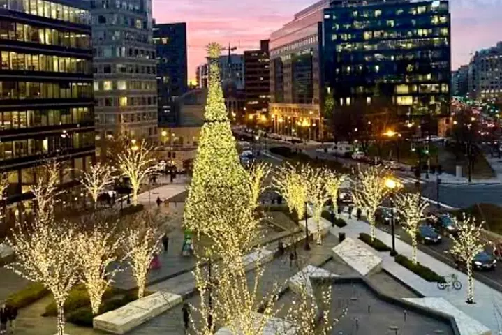 Holiday Lights Tour at US Capitol and White House