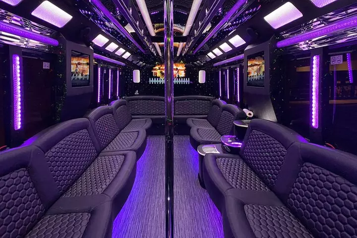 Open Bar Party Bus Nightclub Crawl in Las Vegas