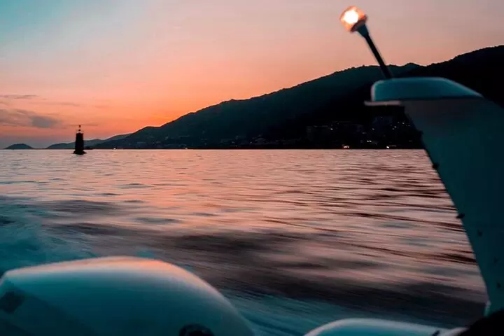 Croisière bateau au Coucher du Soleil avec Apéritif aux îles sangui...