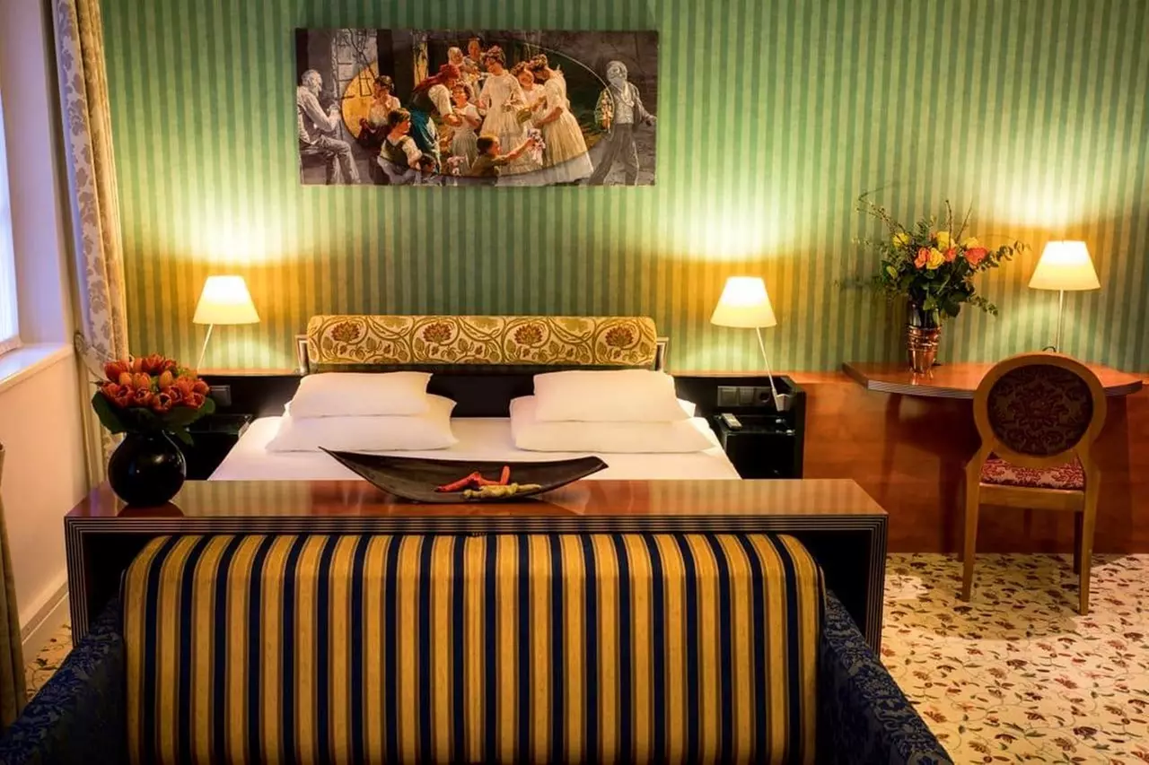 ✈ ÖSTERREICH | Wien - Mercure Grand Hotel Biedermeier Wien 4*, 2 Nä...