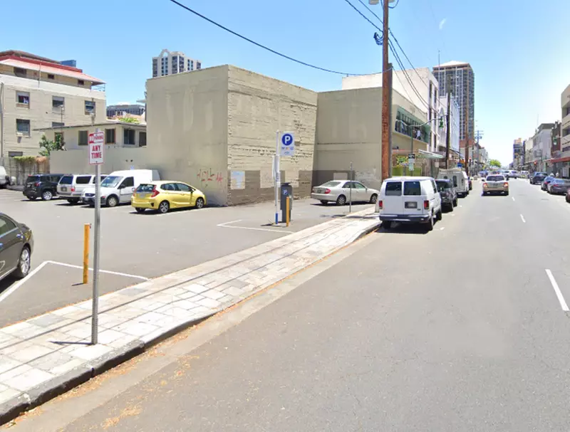 Parking at [H031] Maunakea St. Lot