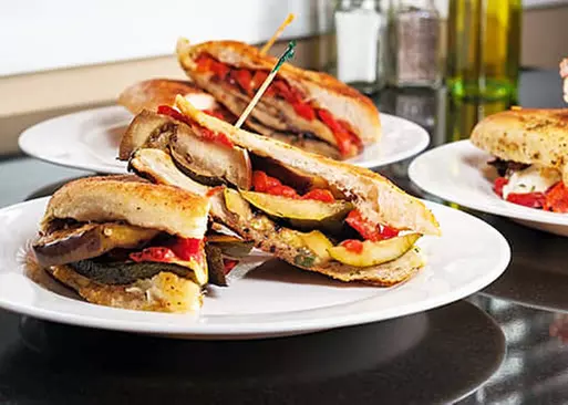 5% Cash Back at Hollywood Pizzeria & Restaurant